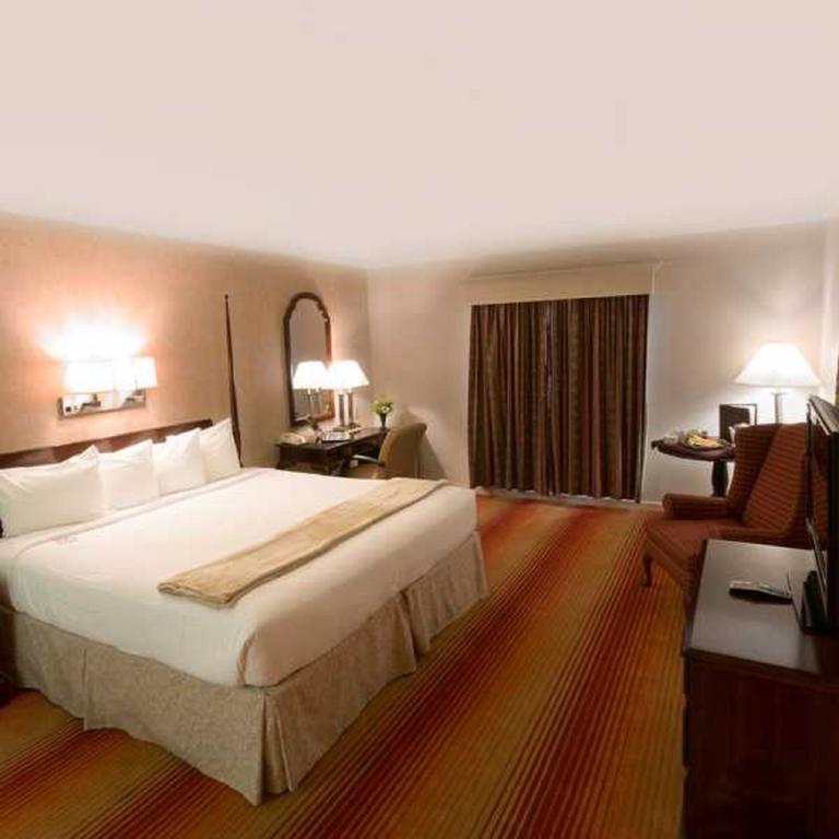The Inn At Reading Hotel & Conference Center Exteriör bild